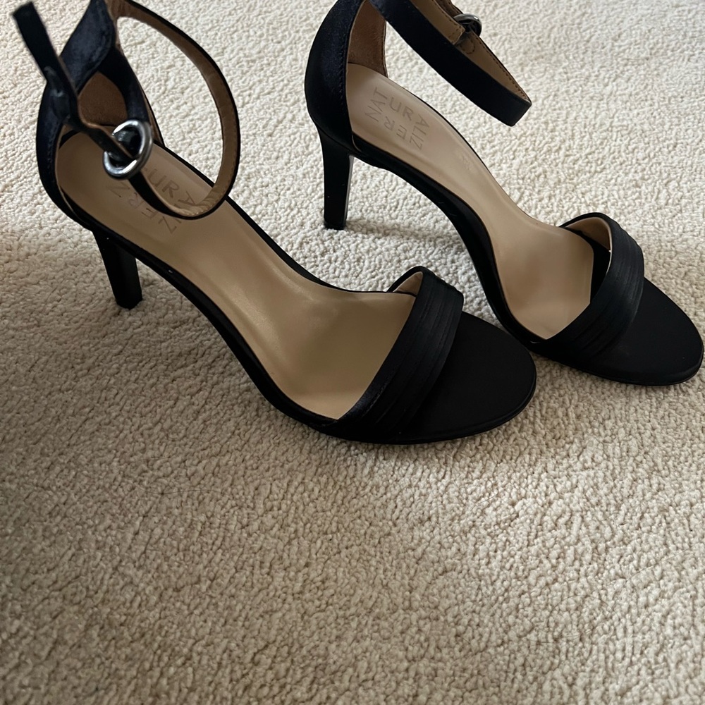 Women black heels